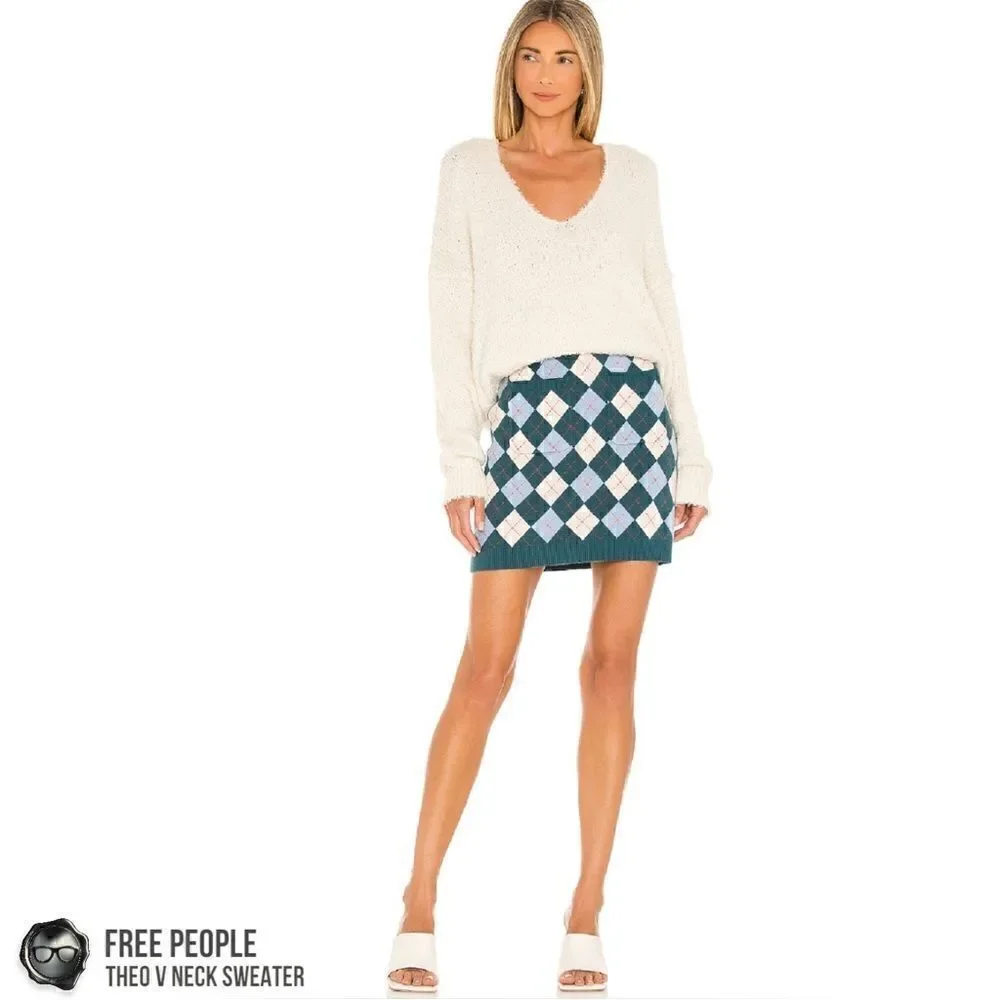 FREE PEOPLE THEO V NECK SWEATER IN CREAM WOMEN’S MEDIUM OVERSIZED SMALL FUZZY